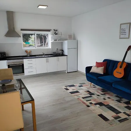 Madeira Blue House بيت للعطل كالهيتا